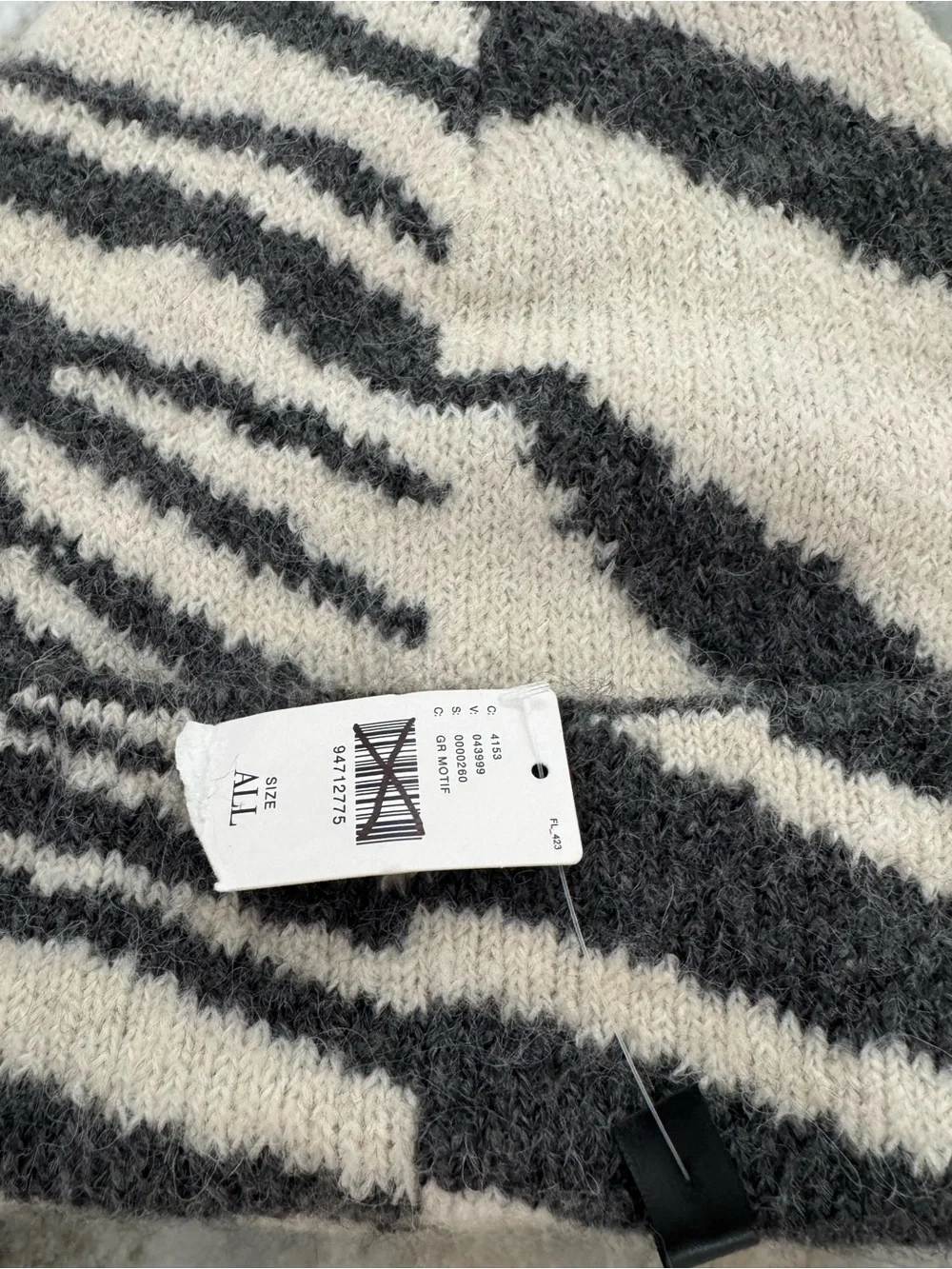 NWT Anthropologie Zebra-Stripe Knit Beanie - Cream & Black